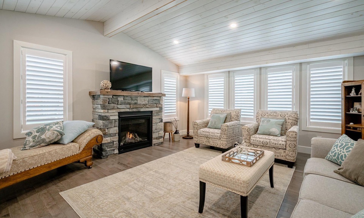 Wheatley Bed & Breakfast | Cozy, one level lake property Bed and Breakfast on the shores of Lake Erie