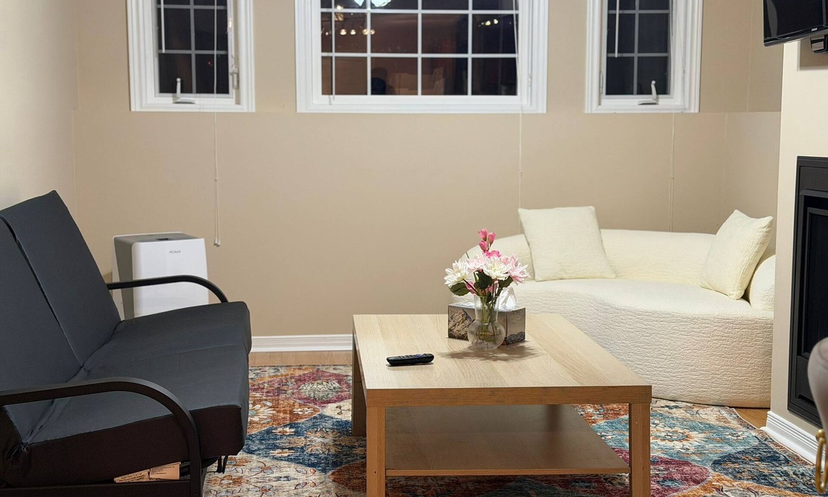 Waverly Beach House | Cozy Private Basement Apartment in Fort Erie