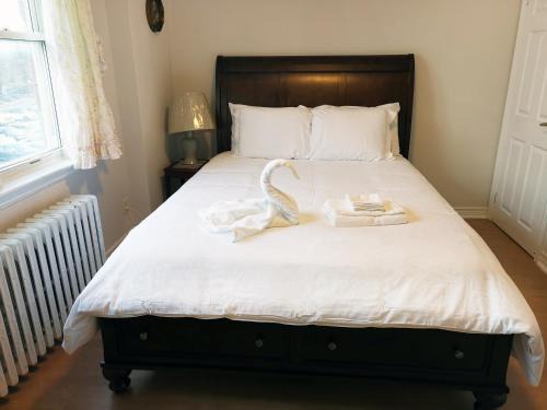 Englemount - Lawrence House | Cozy Private Rm Heart of North York Free Parking Full Kitchen Close to Downtown