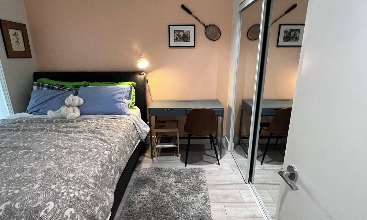 Kensington-Cedar Cottage Condo | Cozy private room and bathroom