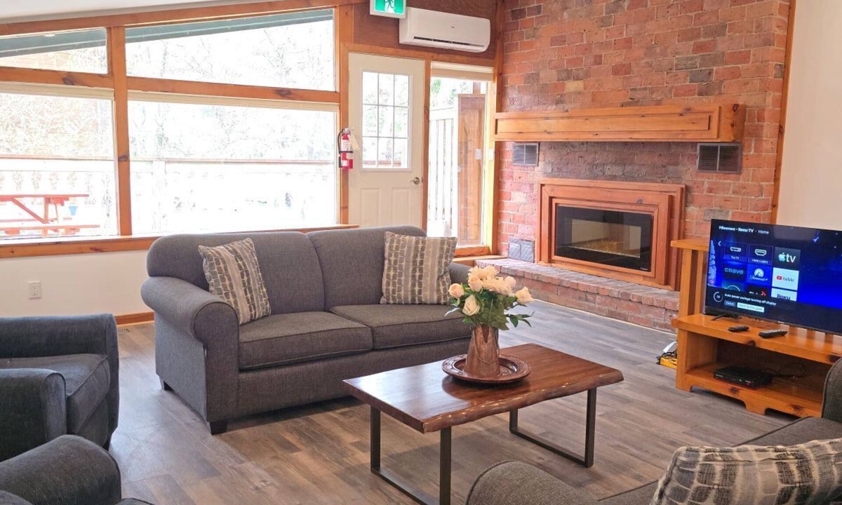 The Blue Mountains Cottage | Cozy Renovated Cottage@Blue Mountain, Private Beach Access, BBQ, Petfriendly