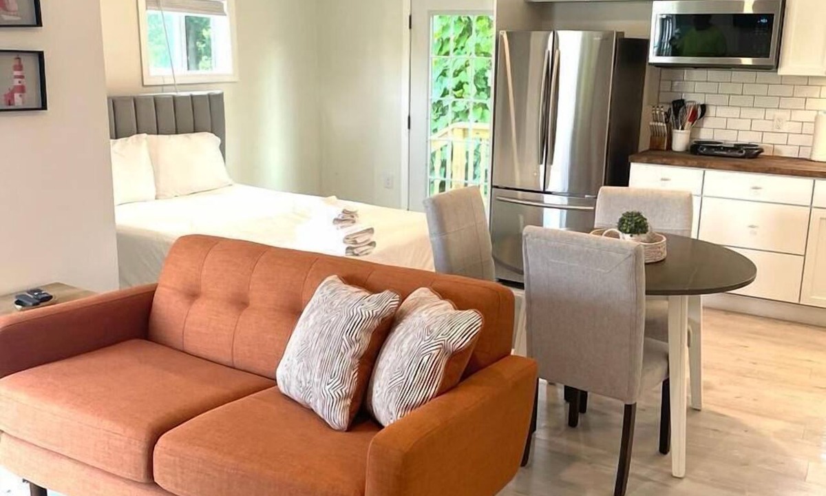Salem Apartment | Cozy Salem Studio Near Tuscan Village & Boston
