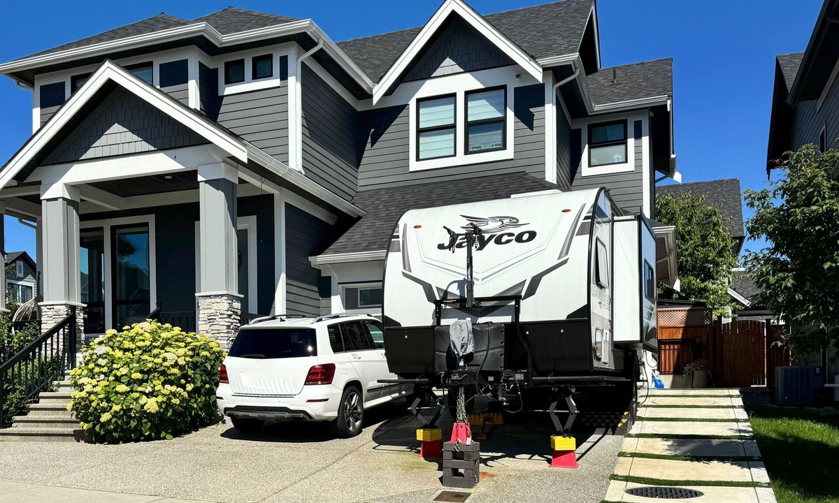 Surrey House | Cozy South Surrey Private One-Bedroom - 2 beds -