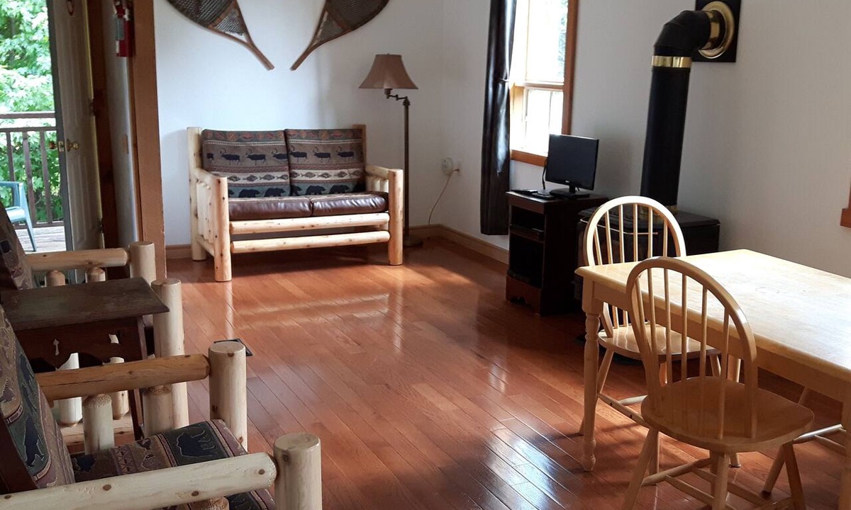 Dysart et al Apartment | Cozy stay at Haliburton Forest. Trails, Wolf Centre, Canopy Tour, 100 lakes!