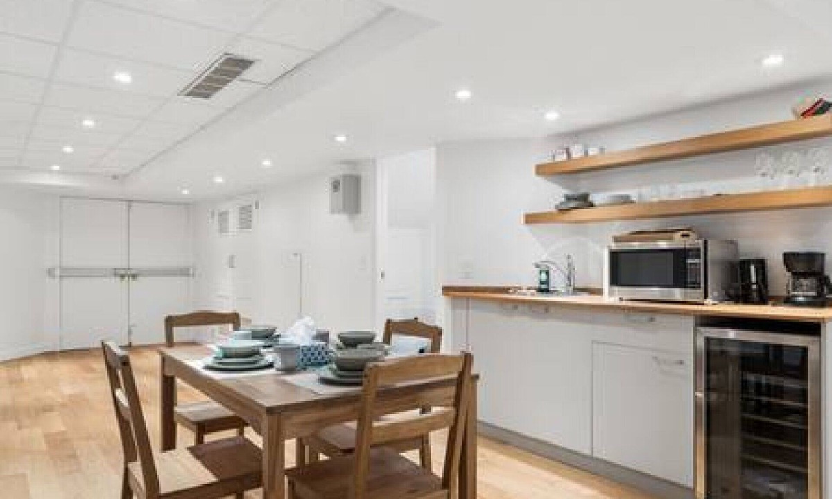 Upper Lonsdale House | Cozy Studio for whole Family | North Vancouver