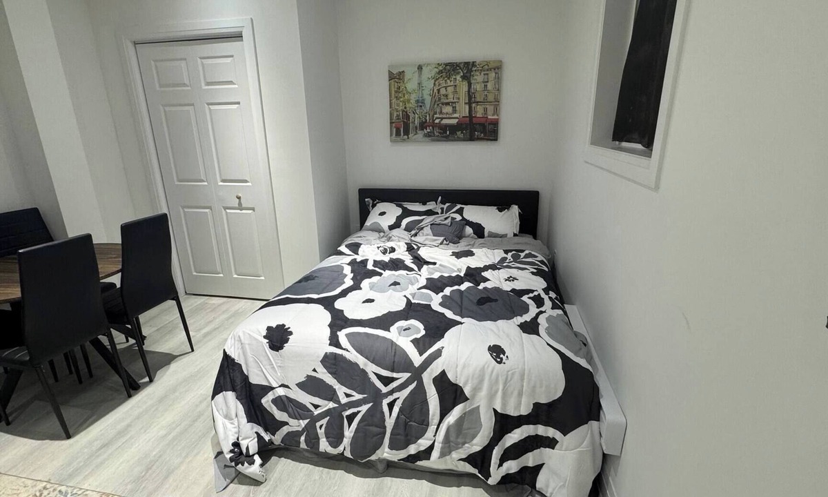 Jacksons Point Apartment | Cozy Studio Retreat in Scenic Georgina, Canada