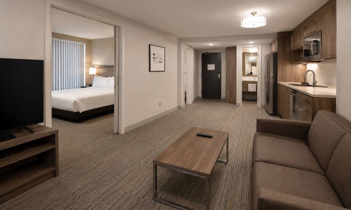 Toronto Entertainment District Hotel | Cozy Studio Toronto Retreat Close to Transit & Attractions