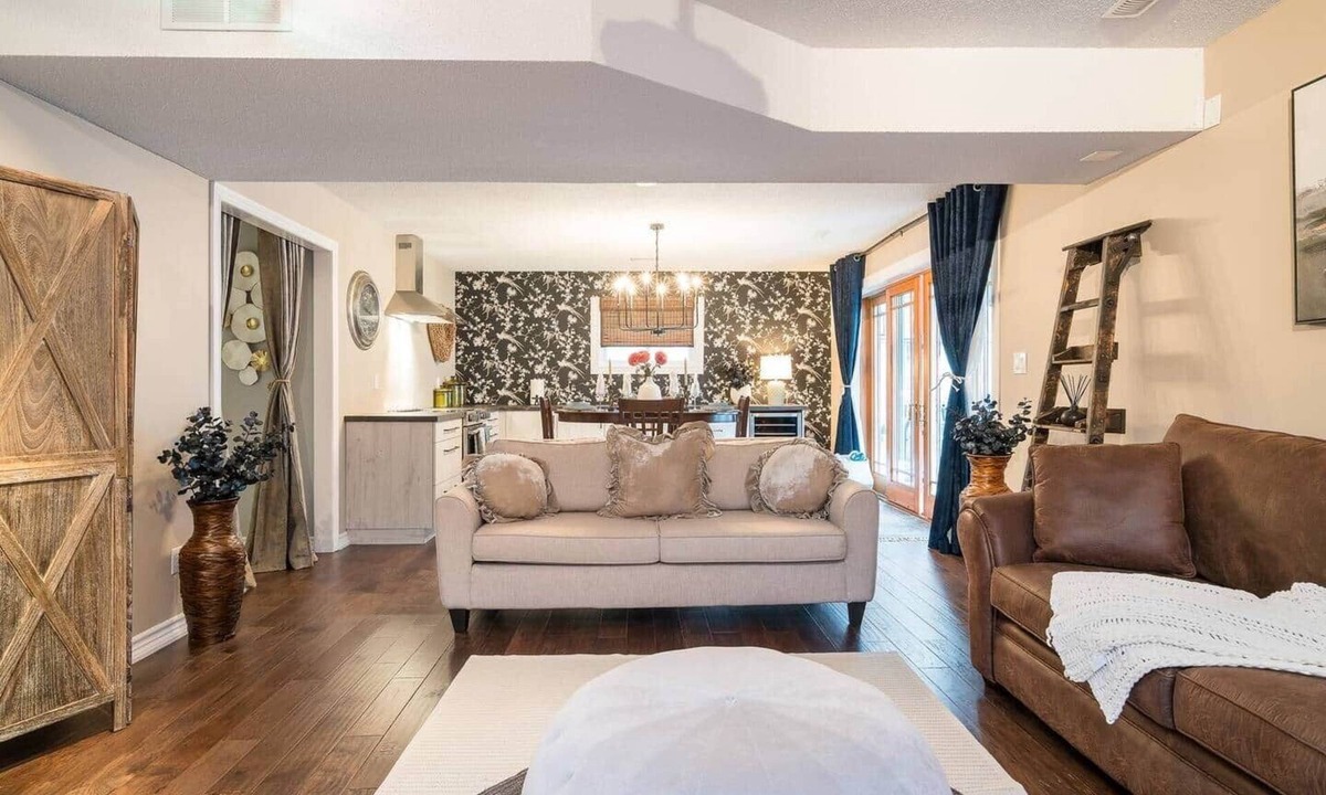 Wasaga Beach House | Cozy Wasaga Beach Retreat with Hot Tub Near Blue Mountain