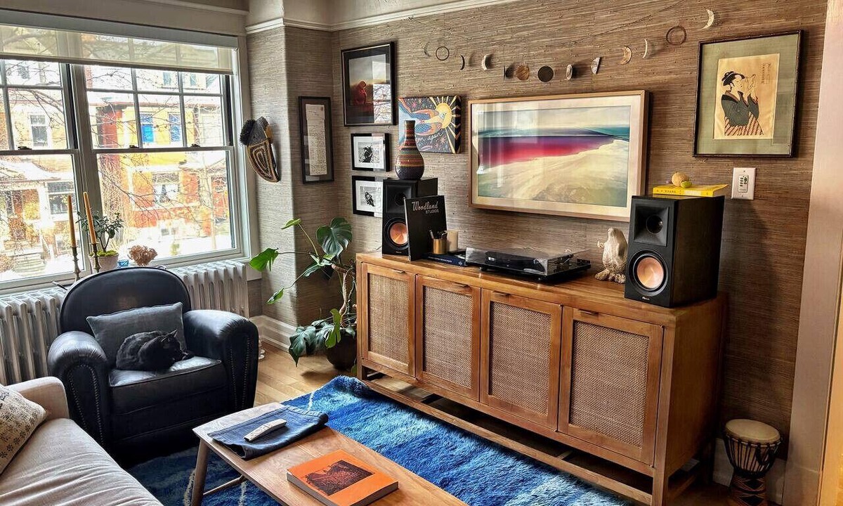 Roncesvalles Village House | Cozy Work-Friendly 2BR Home near High Park & Lake