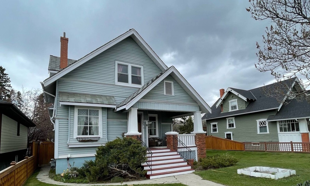 Hillhurst House | Craftsman Charm, Dog-Friendly, U of C, Foothills, SAIT, Downtown