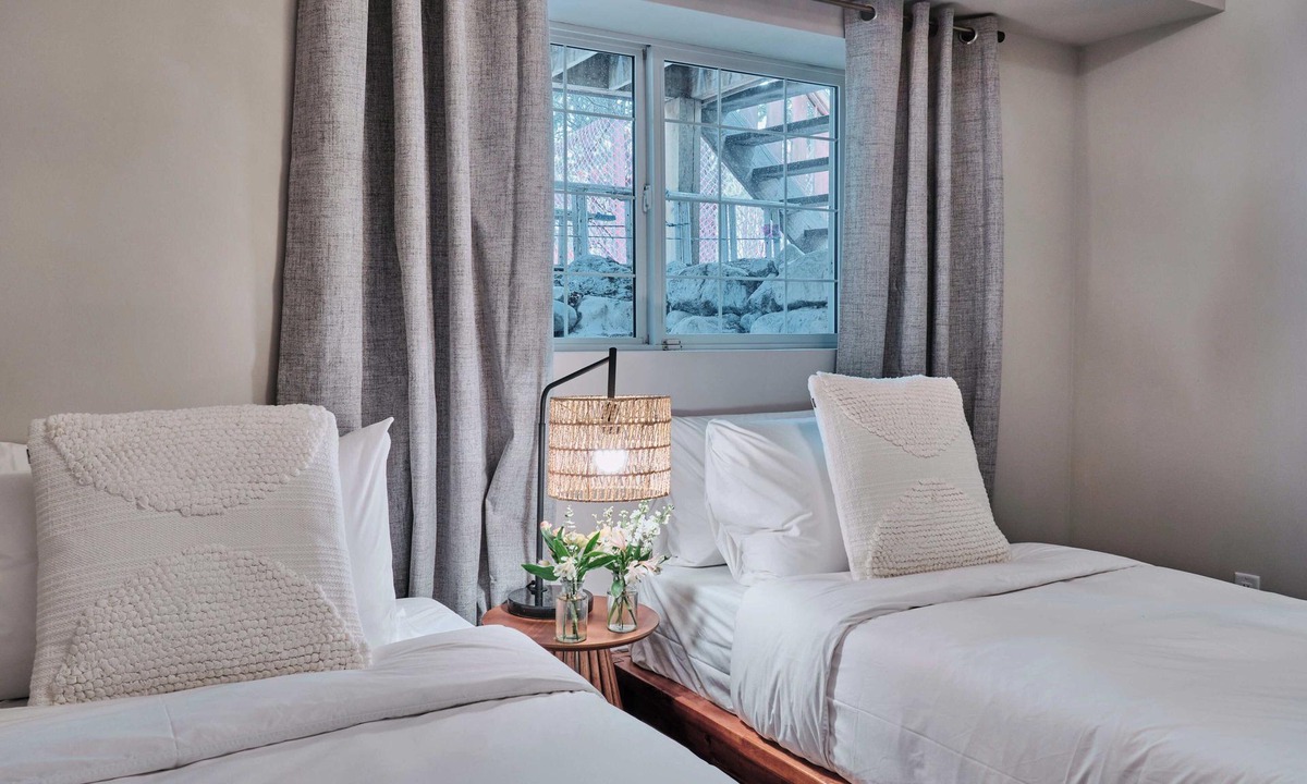 Eagle Terrace Hotel | Creekside Villa Family Suite in Canmore