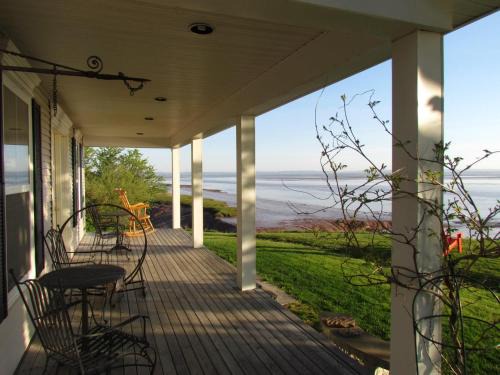 Maitland Bed & Breakfast | Cresthaven By the Sea