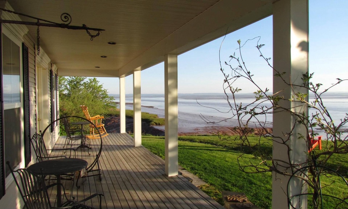 Maitland Bed & Breakfast | Cresthaven By the Sea
