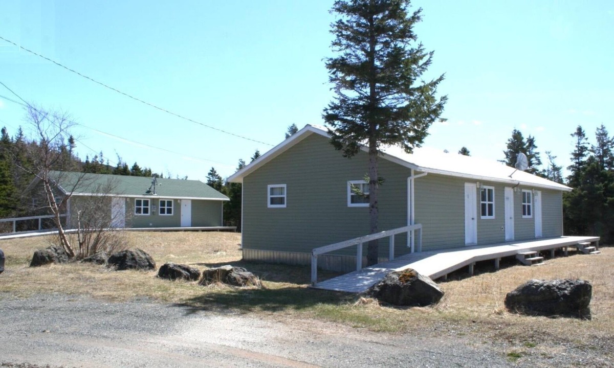 Trout River Apartment | Crocker Cabins Unit 3 - offers a self‑contained efficiency unit in Gros Morne.
