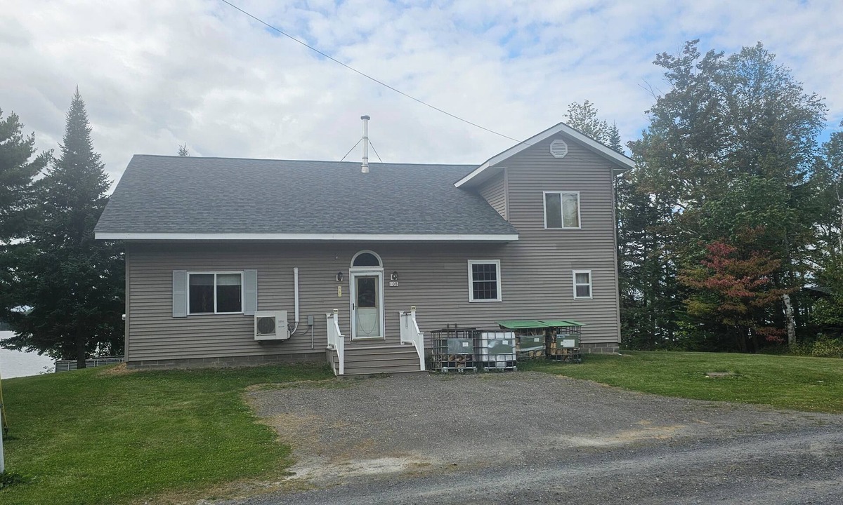 Sinclair House | Cross Lake Rental- Comfortable & spacious- 5 Bedroom Lake House