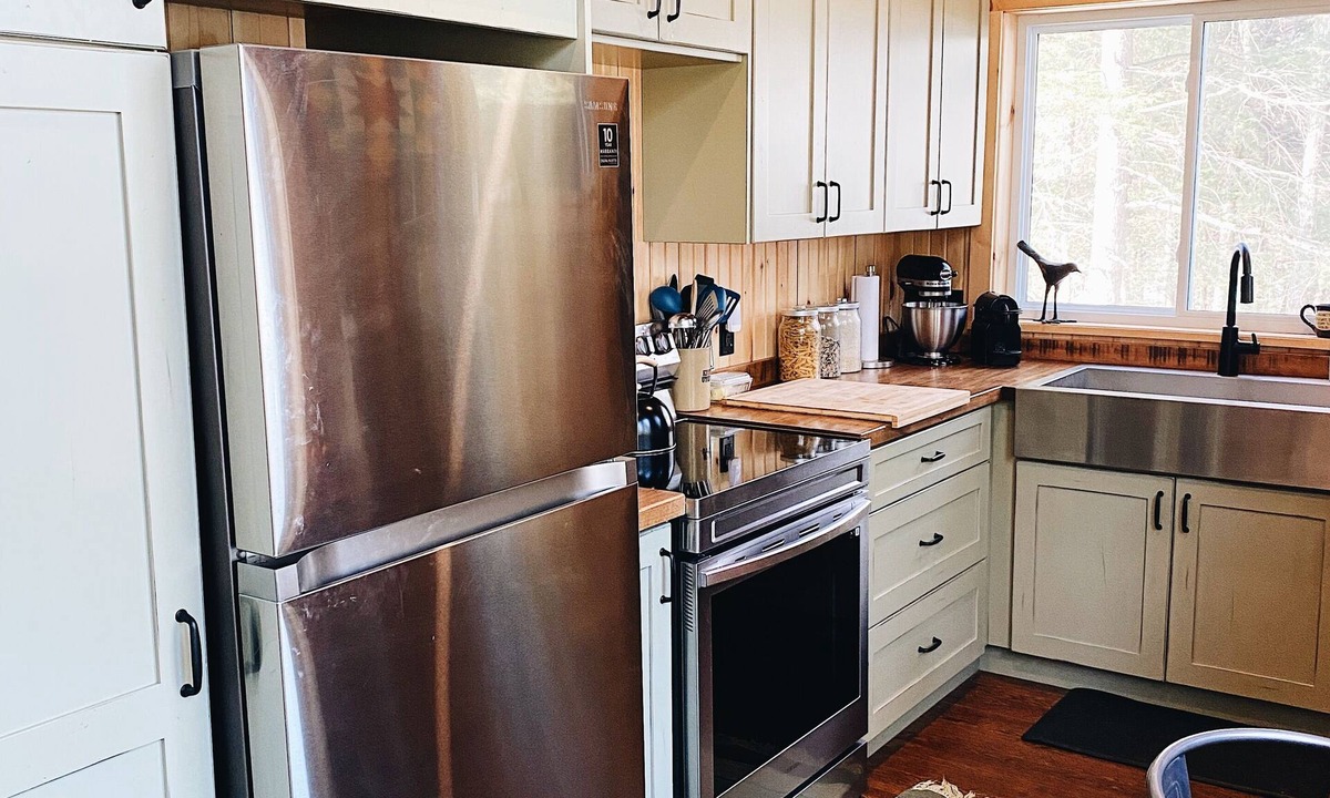 Tudor and Cashel Cabin | Crow's Head