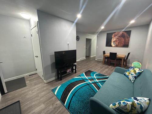 Highland Park Apartment | Cute Highland Park Entire Unit A