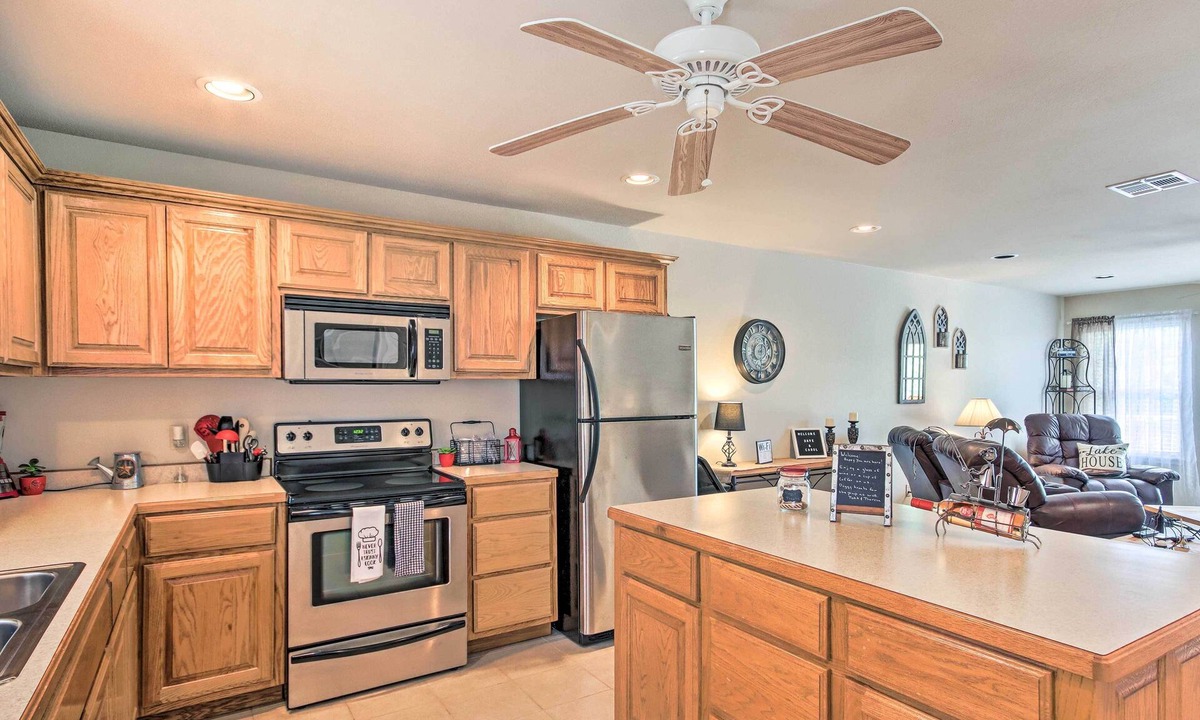 Eucha House | Deck & Lake Access: Cozy Townhome in Eucha