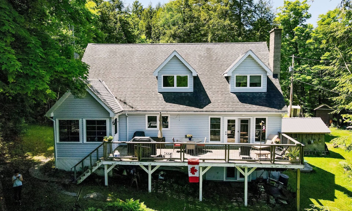 Minden Hills Cottage | Deep Lake, Sun And Shade All Day, Numerous Decks And Docks, Drive To The Door