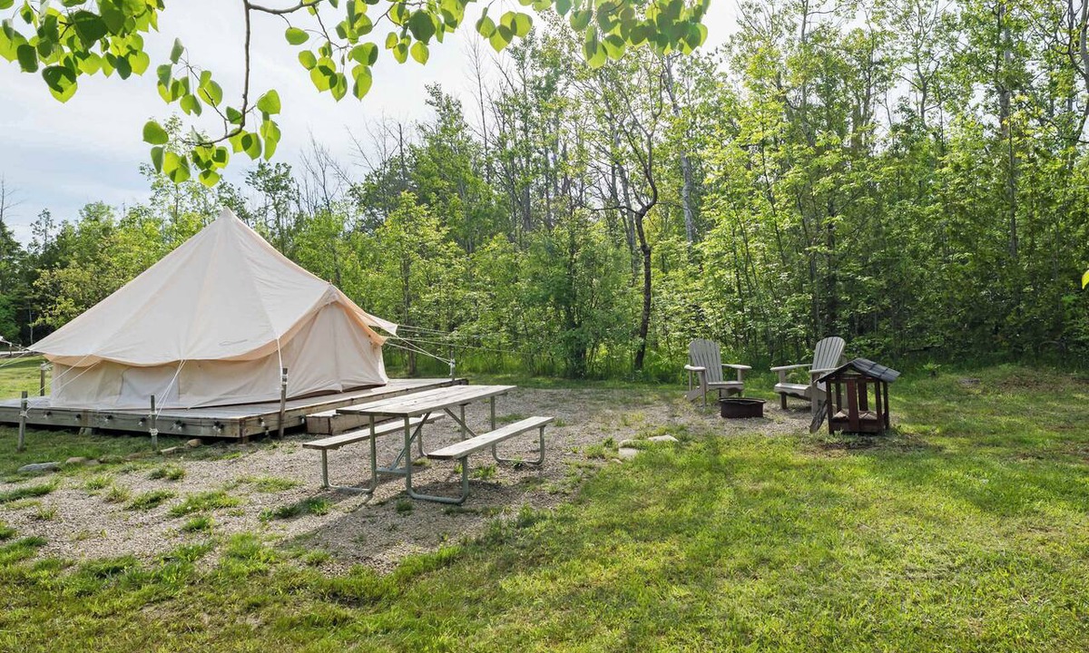 Miller Lake House | Deer Glamping Nordic Spa Access Near Grotto