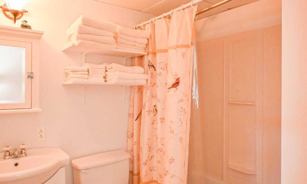 Caraquet Apartment | Delightful 2-bedroom apartment in charming Caraquet awaits you
