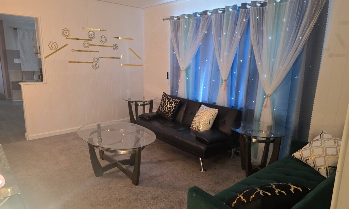 Manchester House | Delightful Newly Furnished 2-bedroom Unit in Manchester