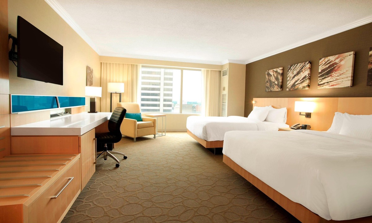 Downtown London Hotel | Delta Hotels by Marriott London Armouries