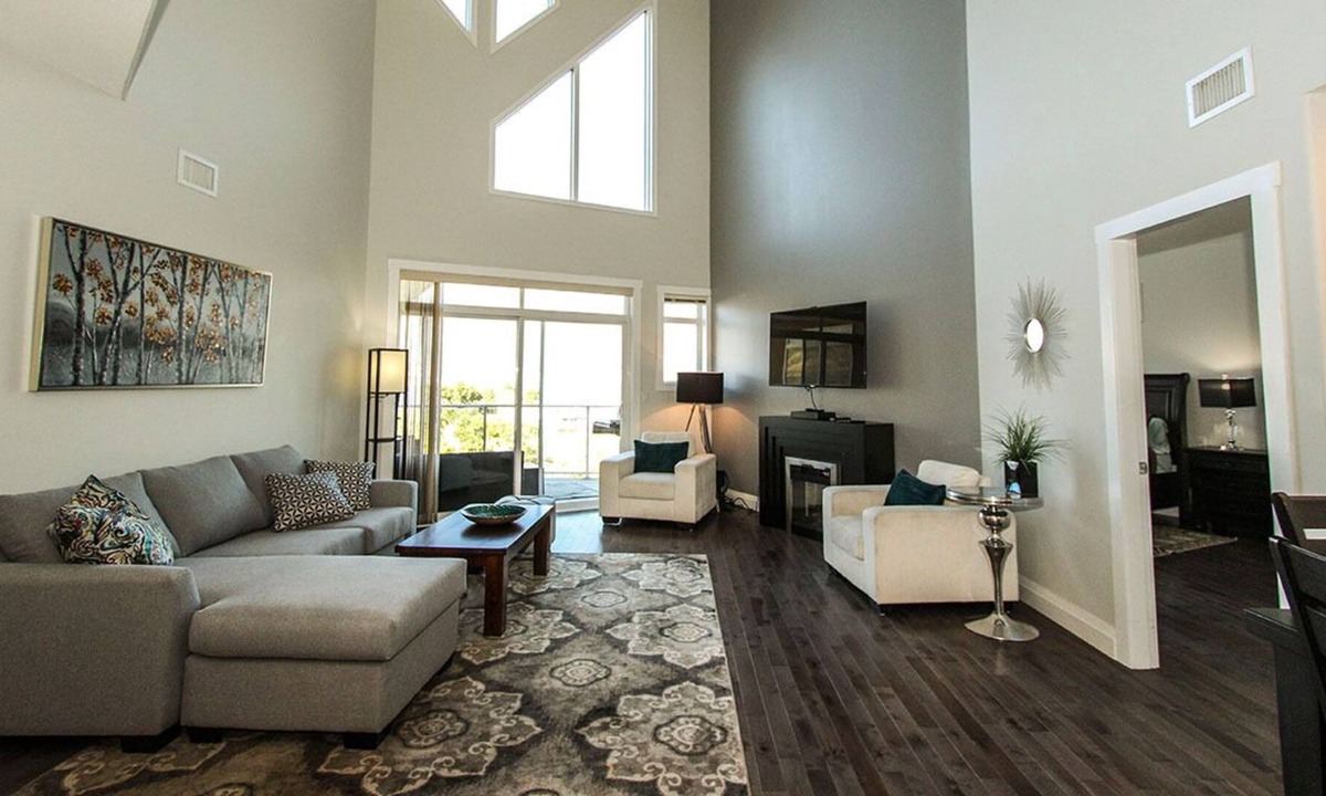 North End Resort | Discovery Bay 608 Stunning Townhouse With Lakeview! Downtown Kelowna