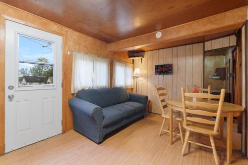 Otonabee-South Monaghan House | Dive into Nature at Rice Lake