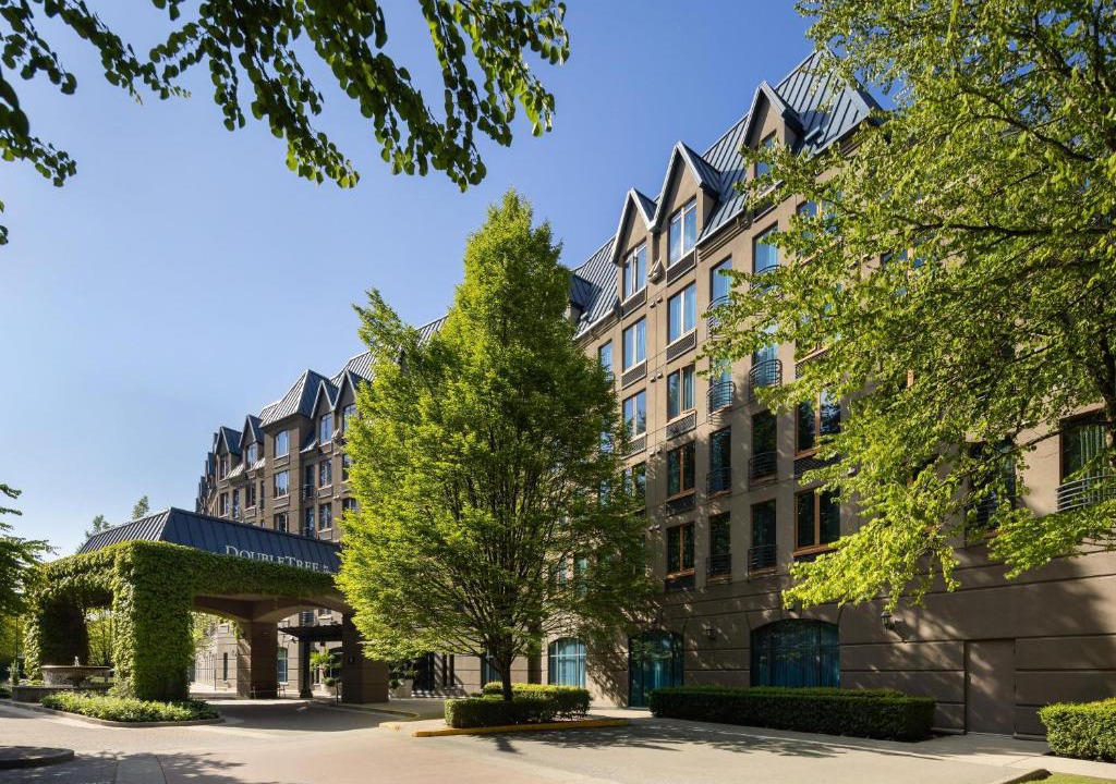 District of North Vancouver Hotel | DoubleTree by Hilton North Vancouver