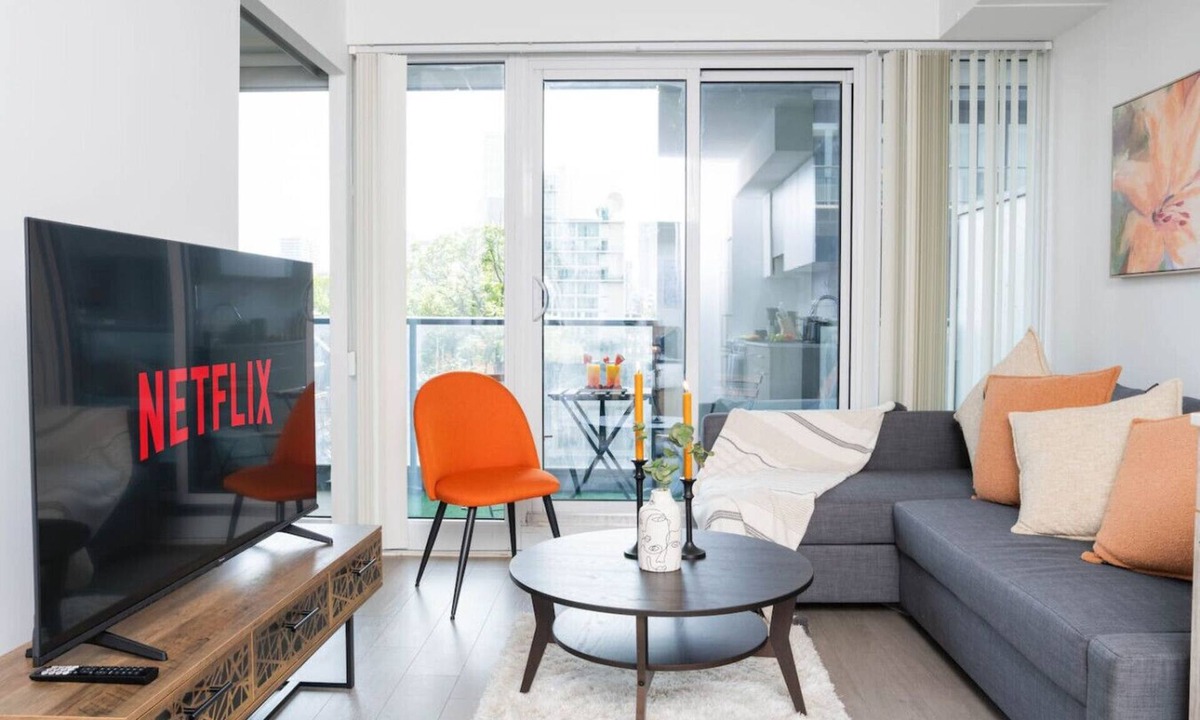 Garden District Hotel | Downtown 2BR - 5 min to Eaton Centre