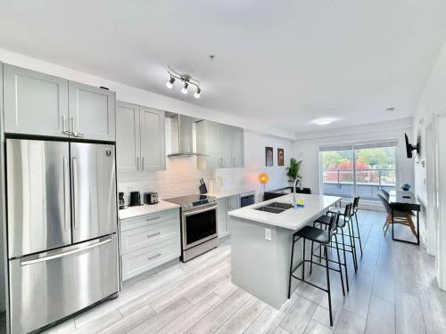 Surrey House | Downtown Condo near Vancouver Skytrain