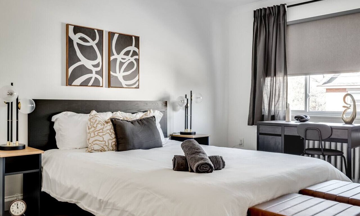 New Edinburgh Apartment | Downtown Ottawa | Modern APT
