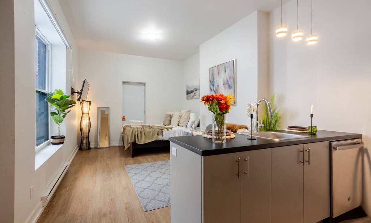 Downtown Montreal Apartment | Downtown Retreat, 4-min Walk to Metro