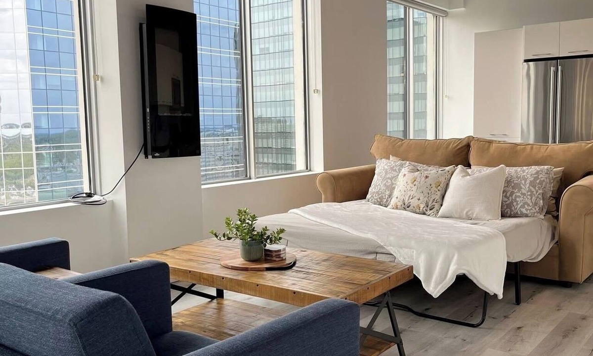 Downtown Edmonton Apartment | Downtown Suite - Stunning View Right in the centre of Edmonton
