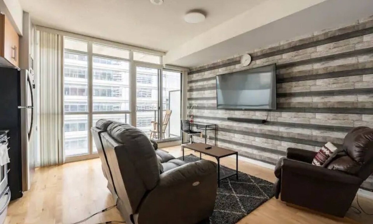 Toronto Entertainment District Condo | Downtown Toronto Luxury Suite