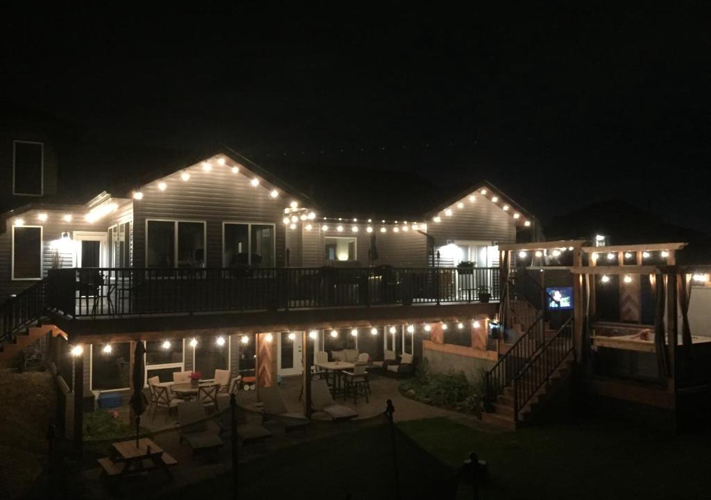 Sherwood Park House | Dragonfly Inn Walkout Suites