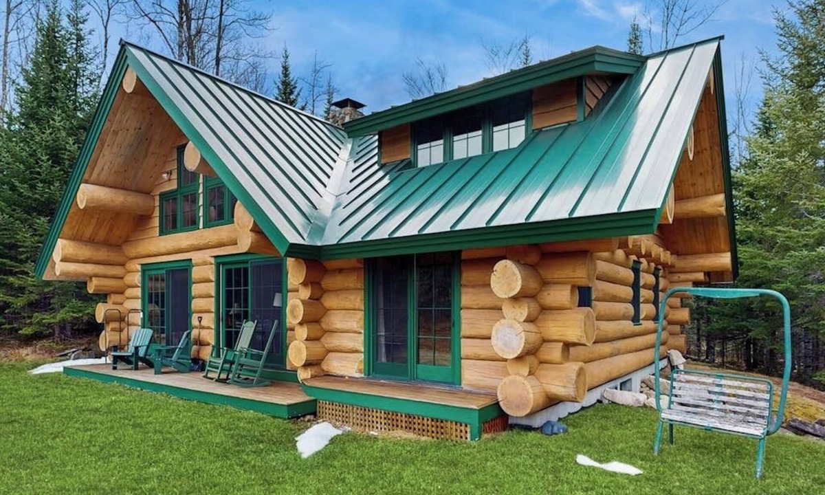 Franconia House | Dreamy, dog-friendly cabin home near Cannon Mountain Ski Resort