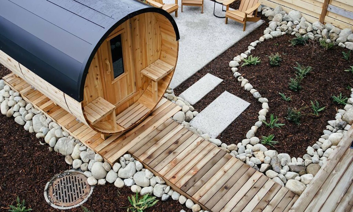 Tofino House | Eaglewood Guesthouse-Walking to shops, Sauna, EV