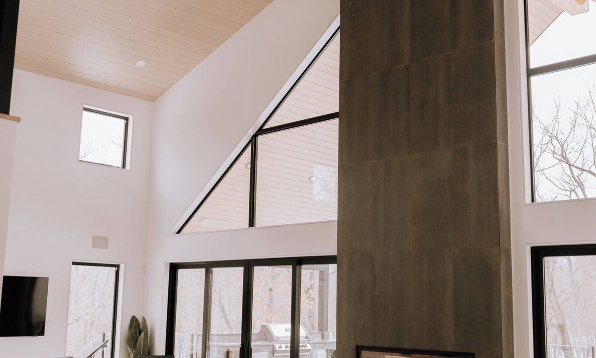 Severn Ski Chalet | Eco Bay Chalet Year Round Group Stay in Muskoka
