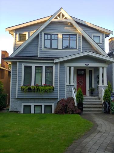 East Side Apartment | Elegant Private Guest Suite - Close to Transit
