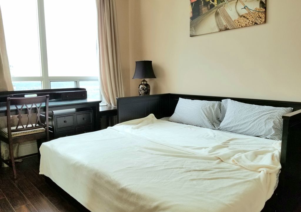 Downtown Mississauga Apartment | Elegant & Stylish Penthouse Near Square 1 Mississauga - Free Underground Parking