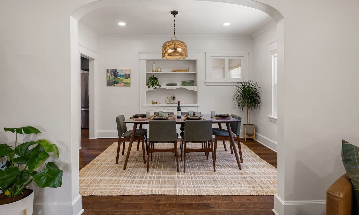 Amazon House | Emerald On Orchard Luxury Eugene Vacation Rental Near Uo 4 Bedroom Home
