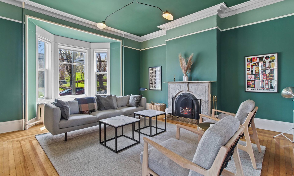 Downtown St. John's House | Emerald Victorian Patio 4+1 Bd Parking