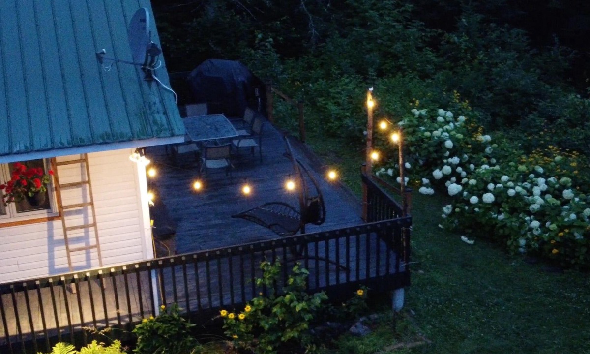 Saint-Alexis-des-Monts Cottage | Enjoy our secluded 125' shoreline on the Rivière-du-Loup surrouded by trees