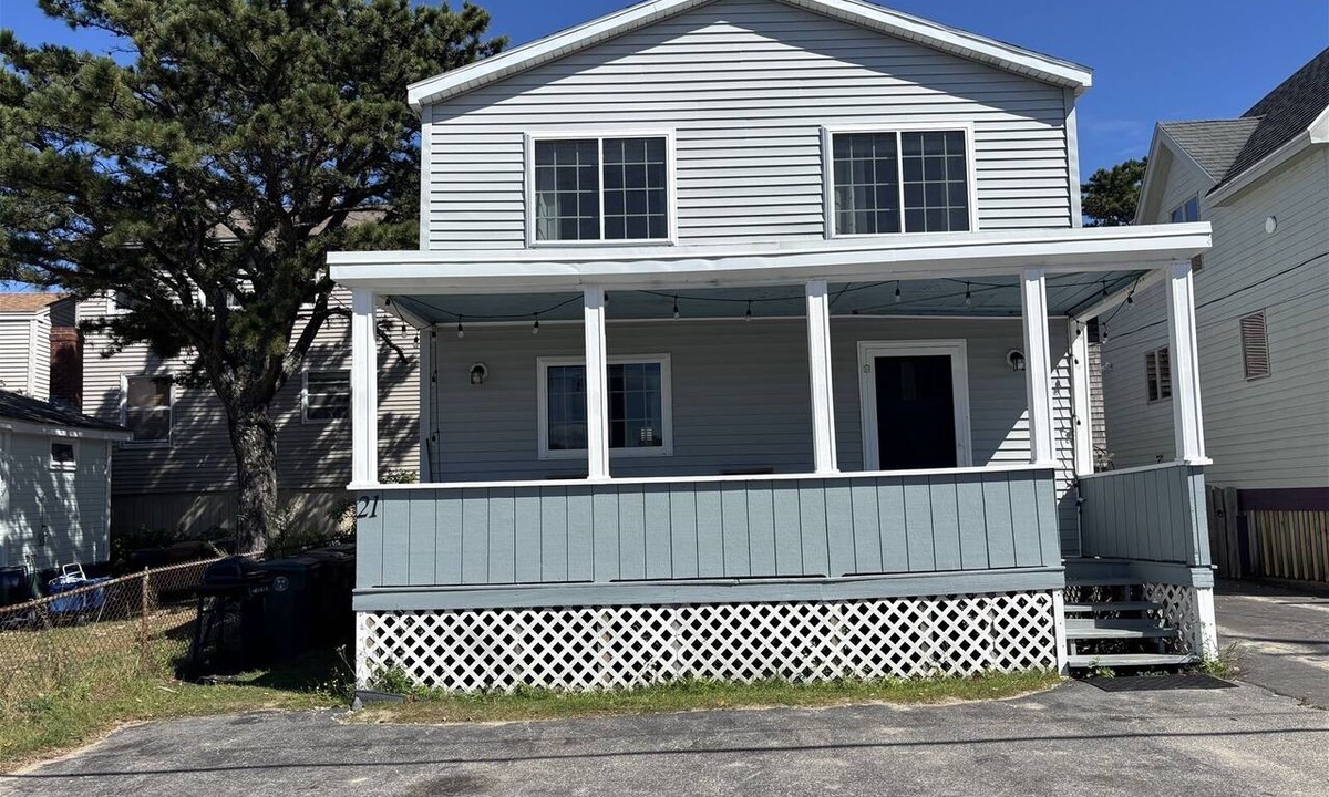 Camp Ellis Cottage | Enjoy ocean views at Mainely Millie's, a charming 3-bedroom cottage in Camp Ellis, Saco, ME.