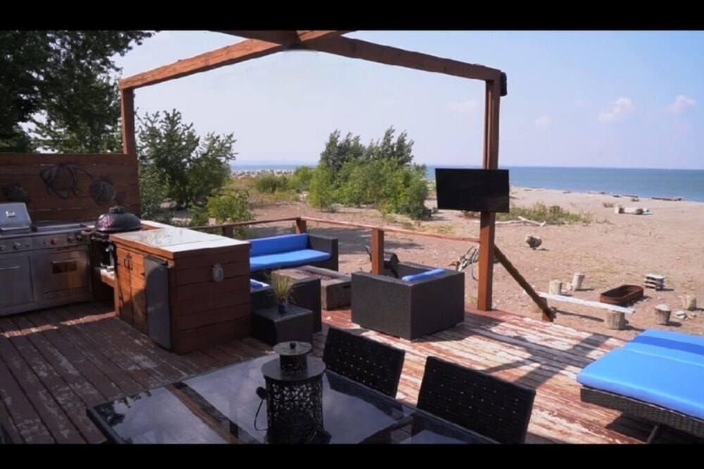 Stoney Creek Cottage | Enjoy your stay at this Beautiful property with Private Beach!!!
