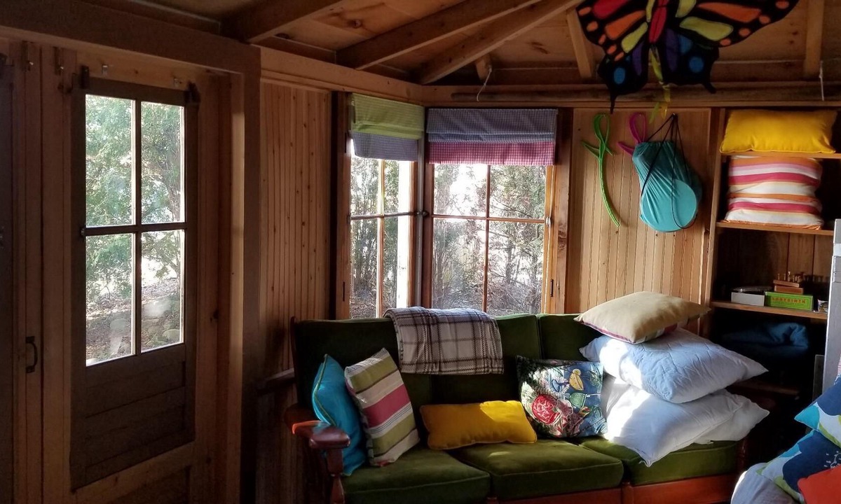 Inverhuron Cottage | Escape the city and enjoy beautiful, Lake Huron sunsets!