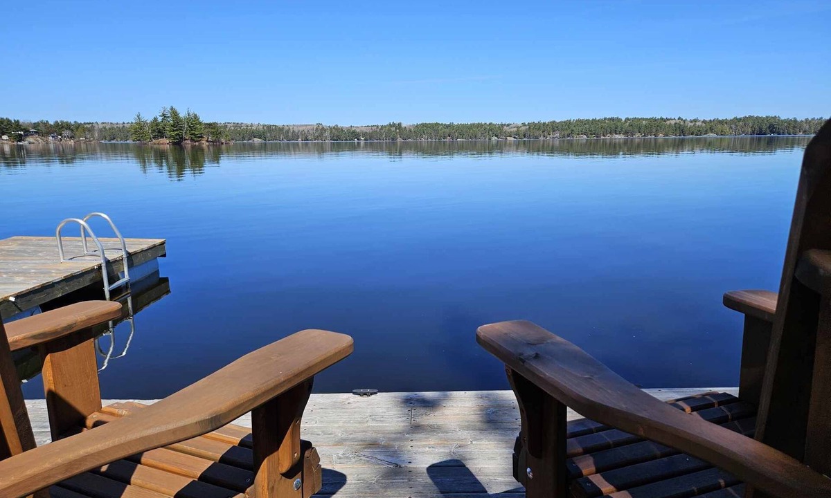 Twin Bay Apartment | Escape to the Lake Living