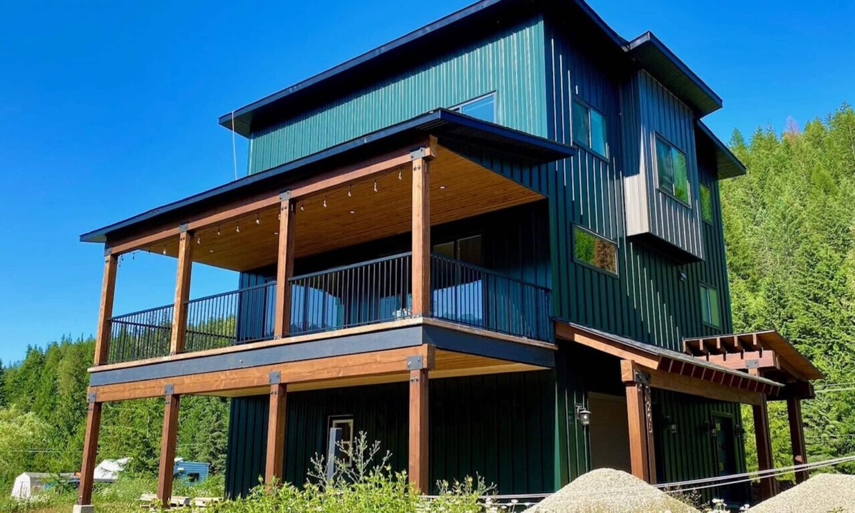 Rossland House | Evergreen Escape at Red Mountain